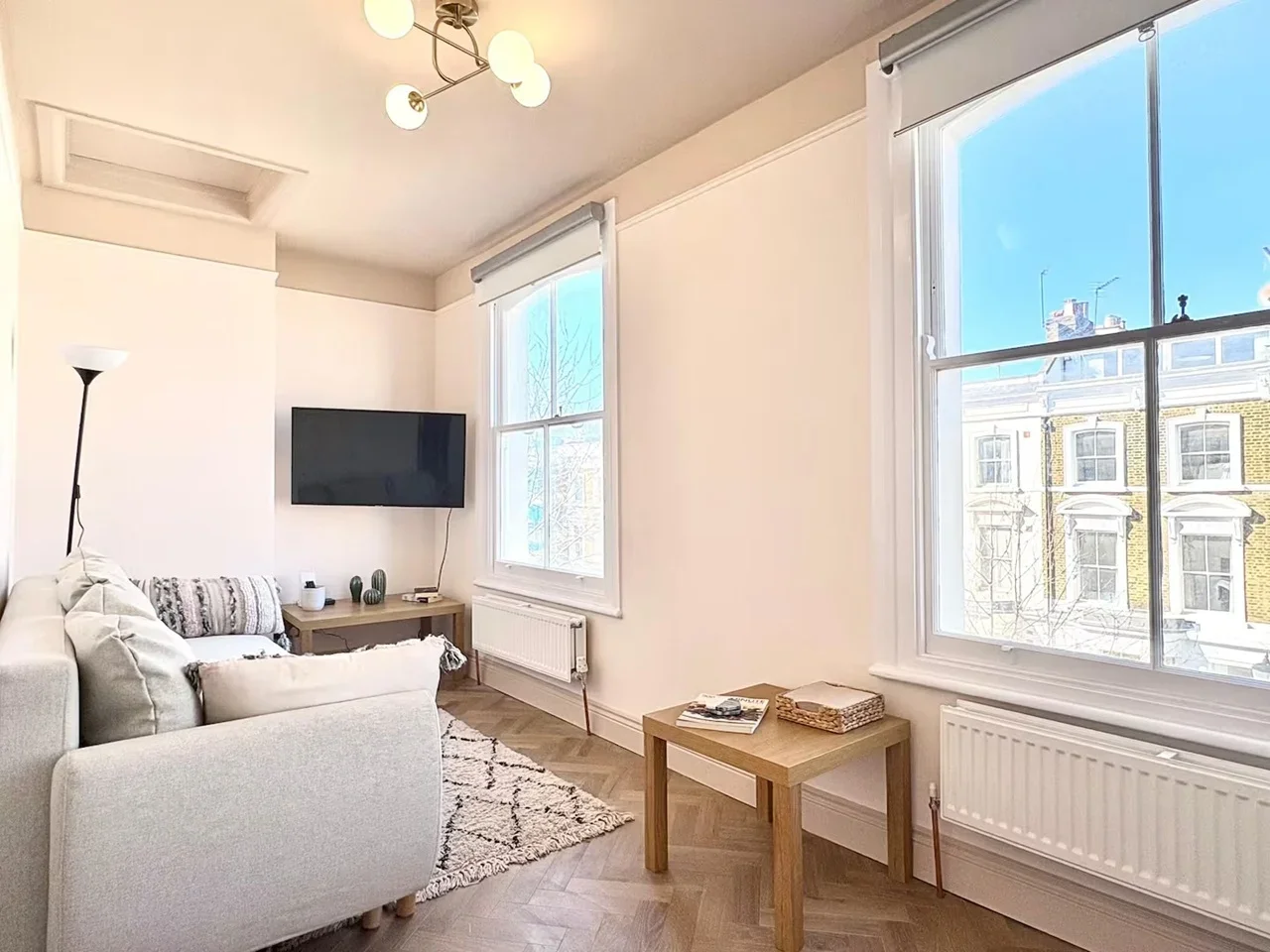 Flat Chesterton Road in Greater London
