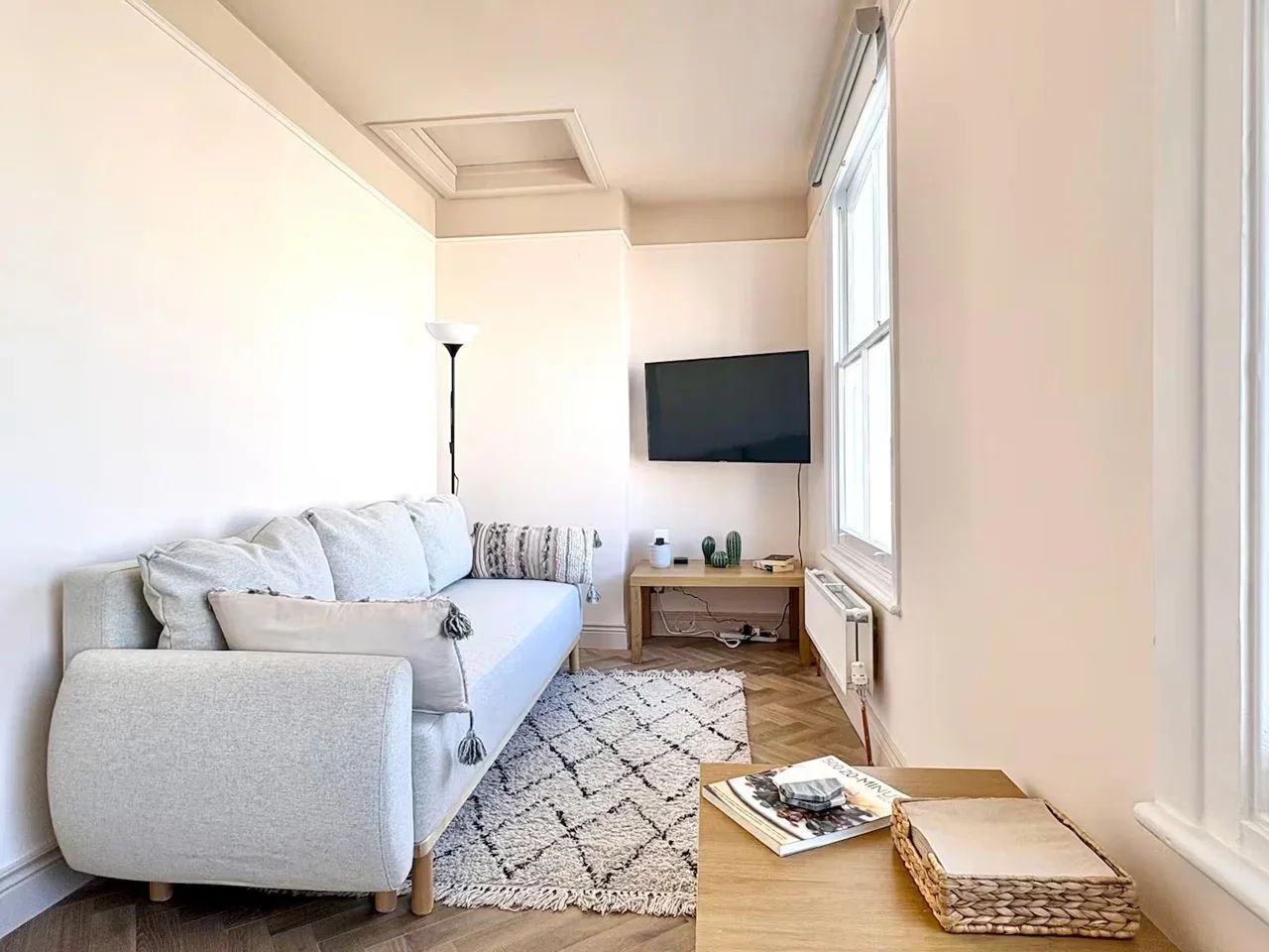 Flat Chesterton Road in Greater London