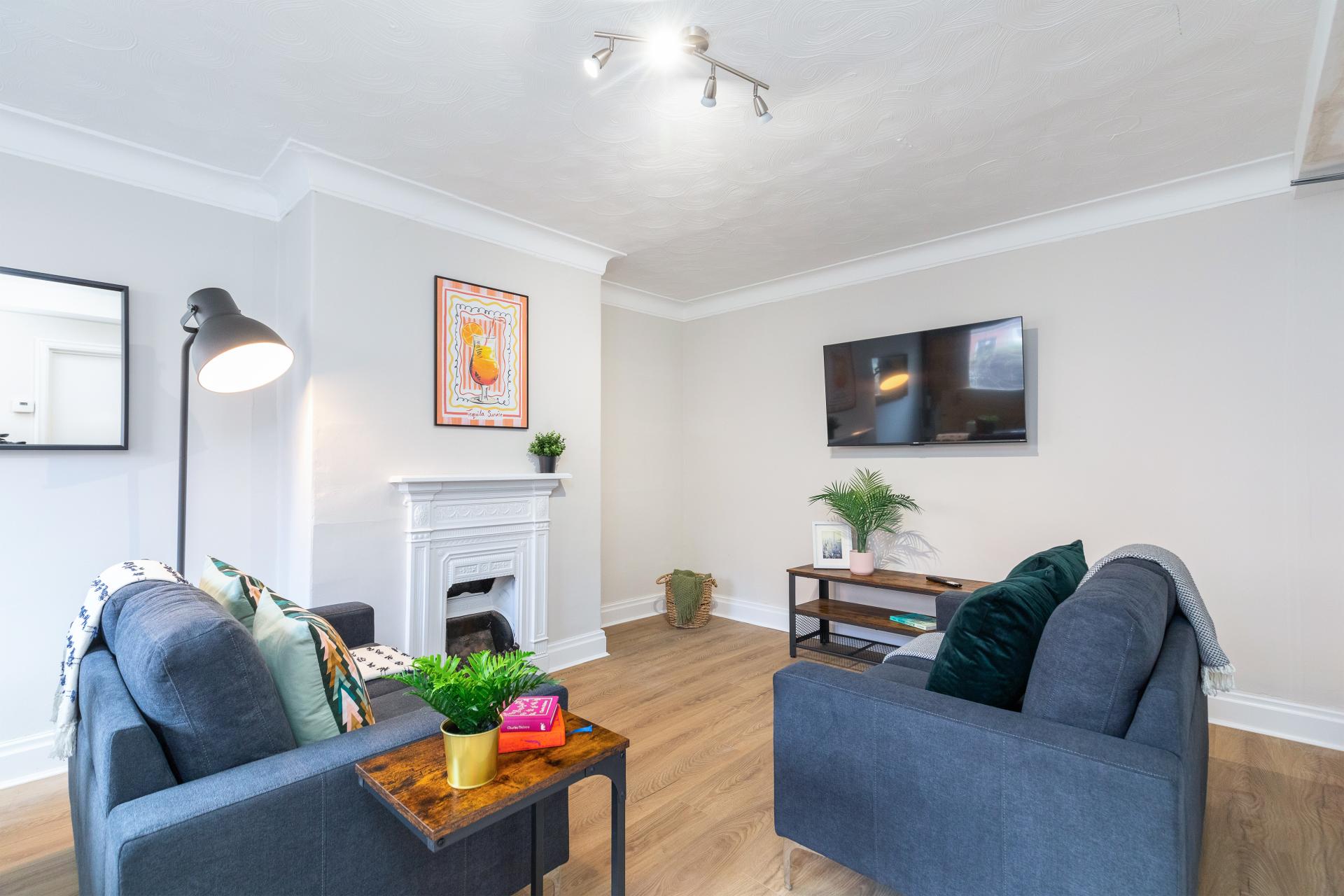 Room Walmsley Road in Leeds
