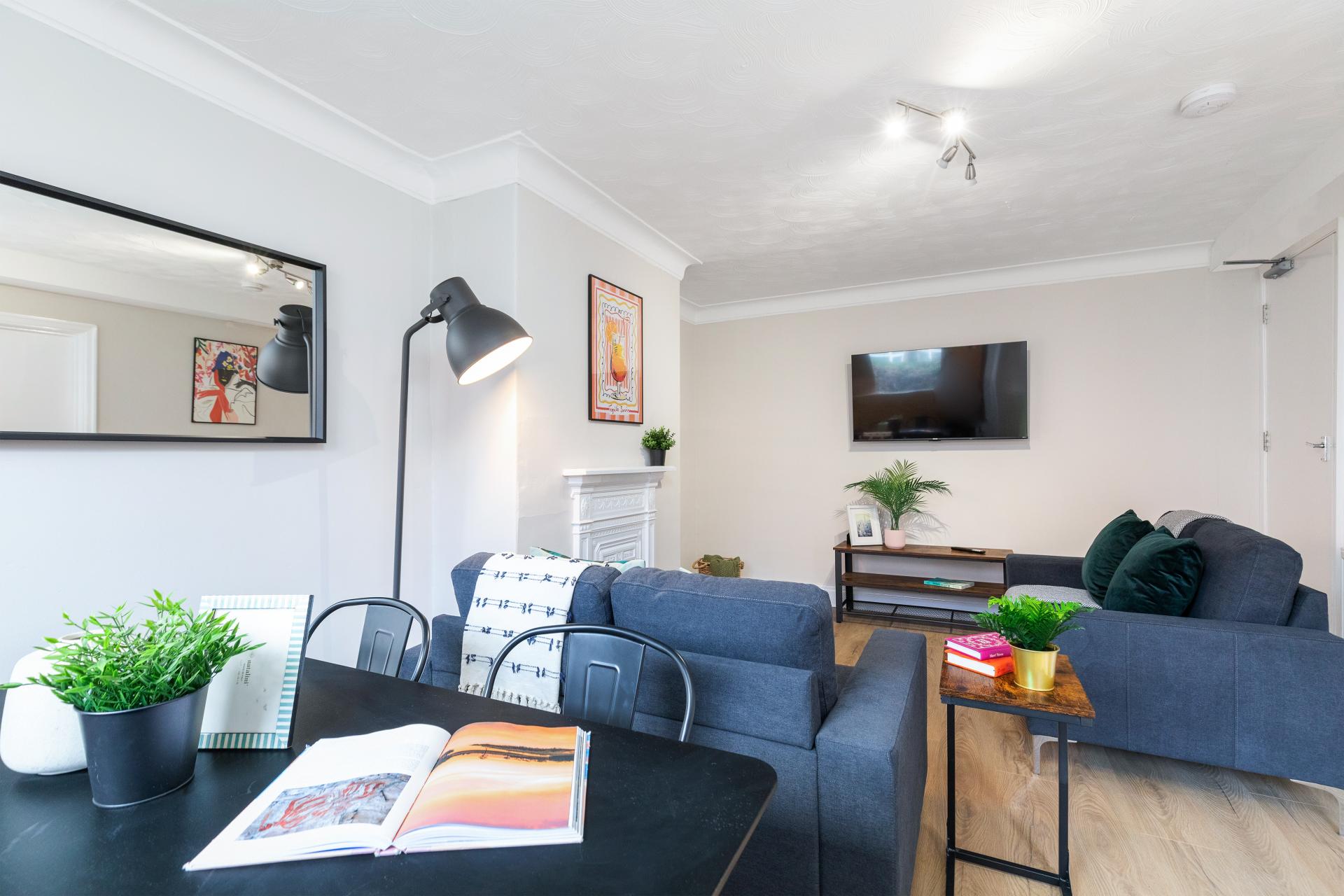 Room Walmsley Road in Leeds