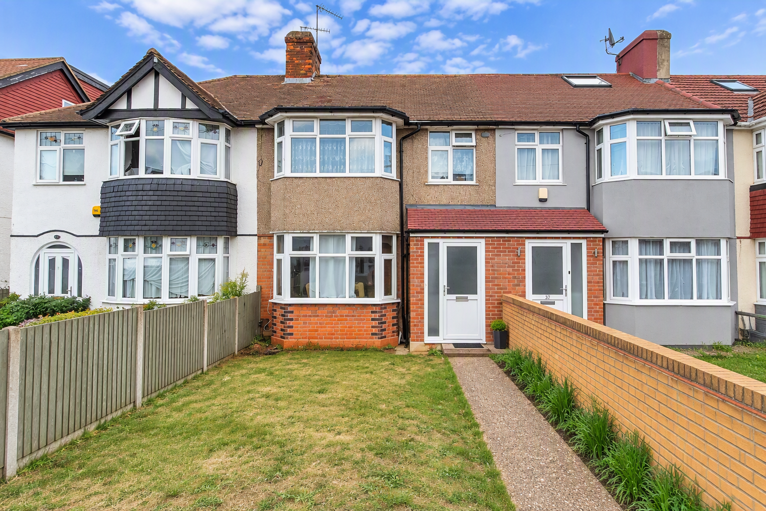 House Amhurst Gardens in Greater London