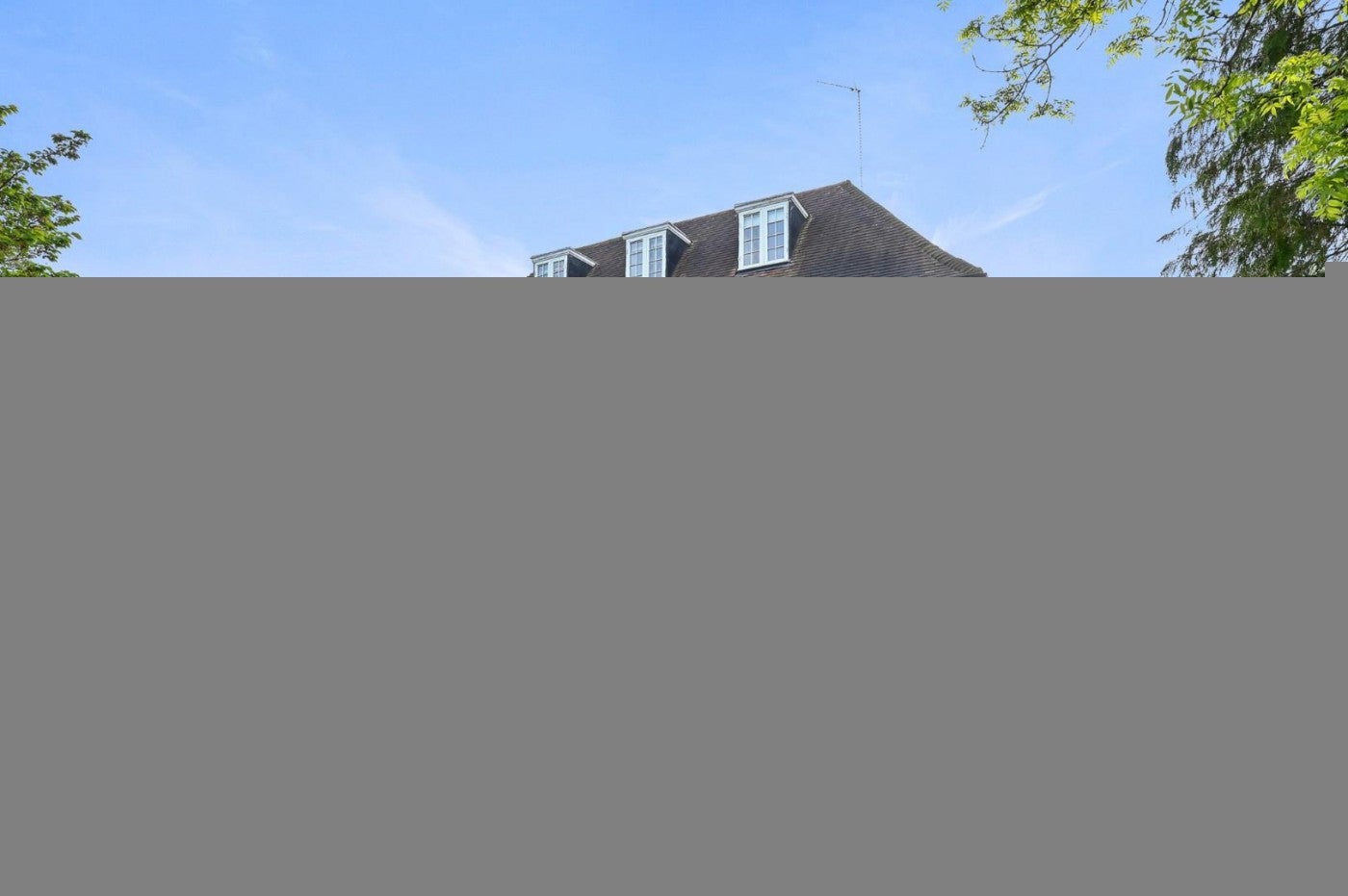 House Winnington Road in Greater London