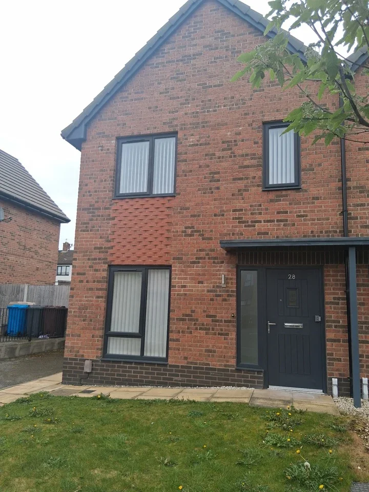 House Ashfield Crescent in Kirkby