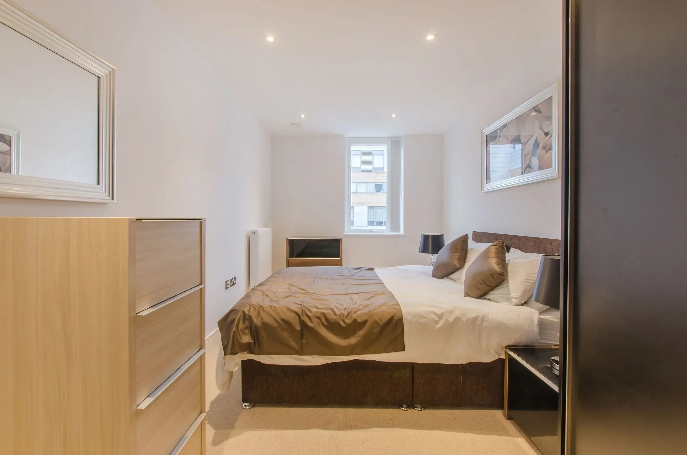 Flat Dreadnought Walk in Greater London