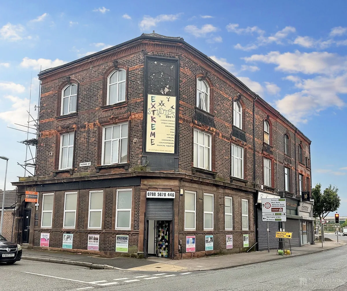 Room Lower Church Street in Widnes