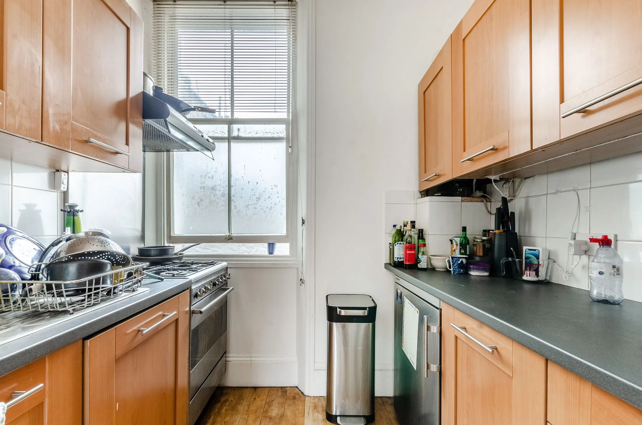 Flat Cheniston Gardens in Greater London