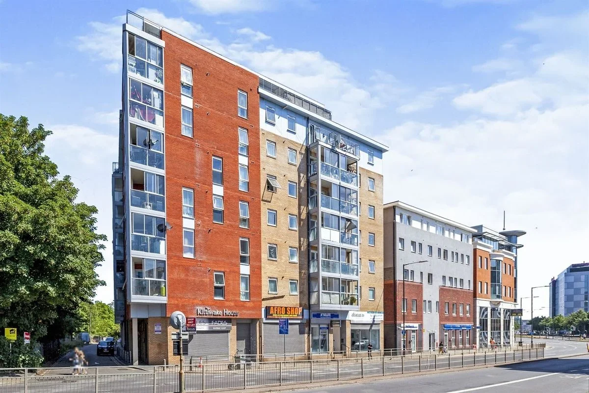 Flat Wellington Street in Slough