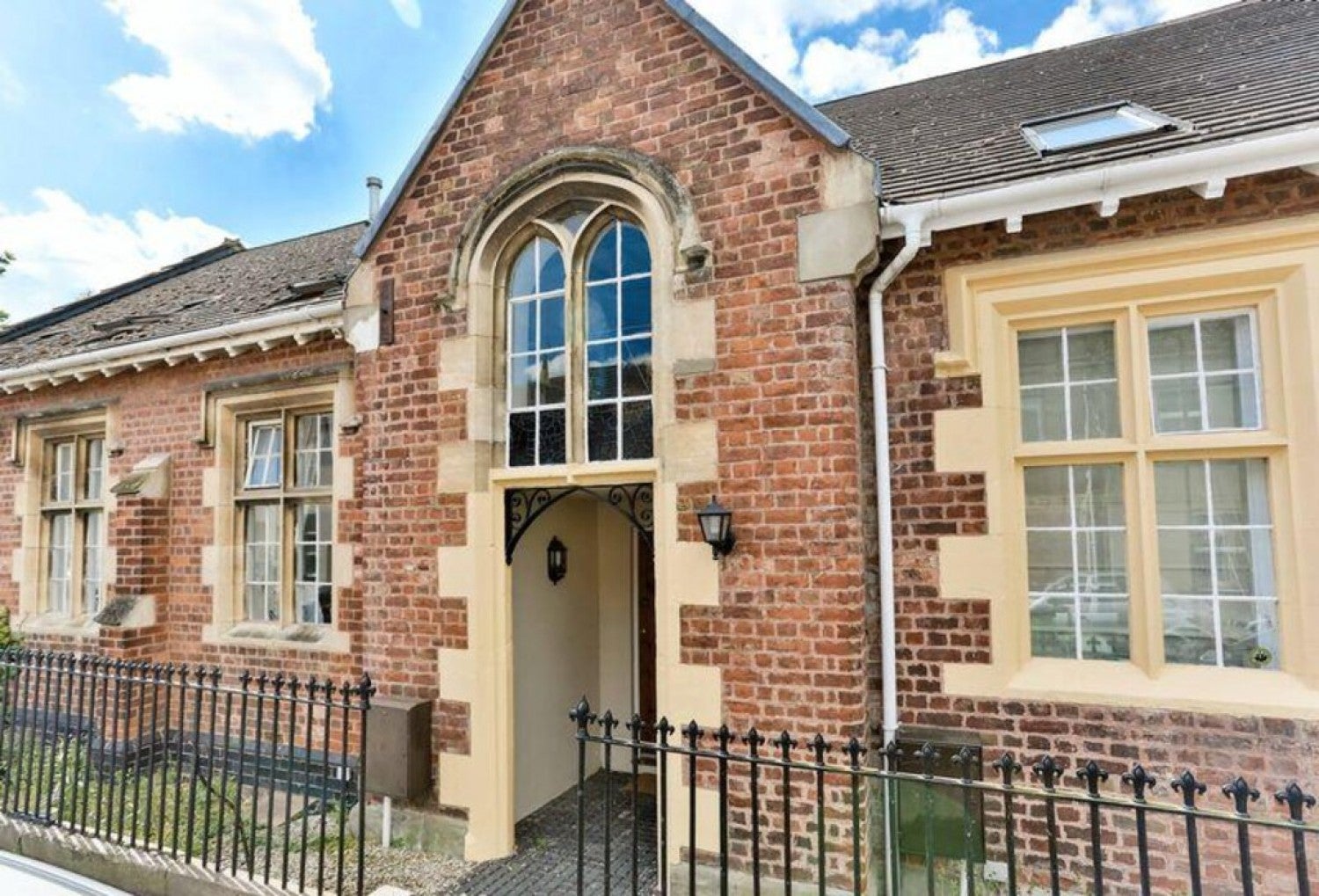 House New Street in Cheltenham