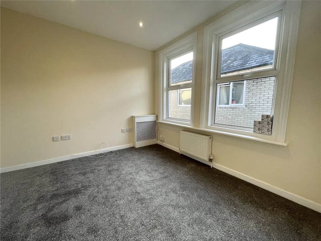 Flat Markham Road in Bournemouth