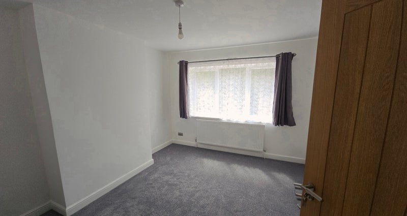 Room Ferndale Road in Birmingham