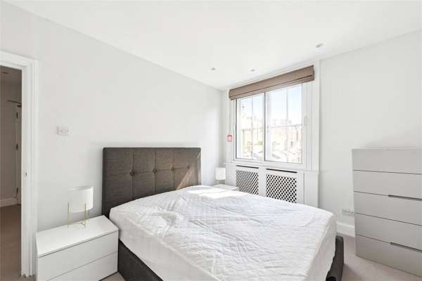 Flat Connaught Street in City of Westminster
