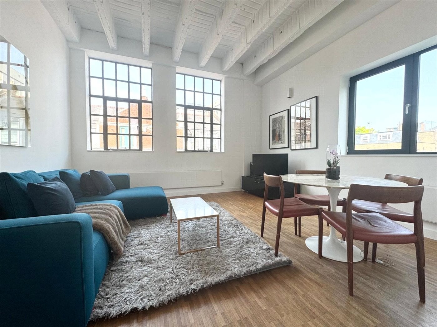 Flat Leather Lane in Greater London