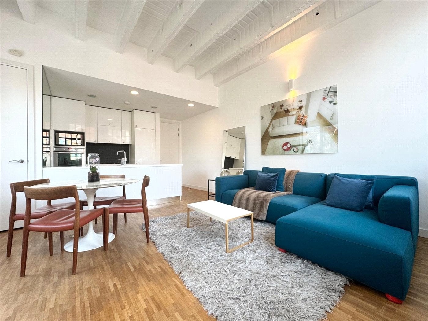 Flat Leather Lane in Greater London