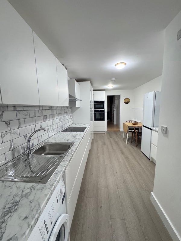 Room Higham Hill Road in Greater London