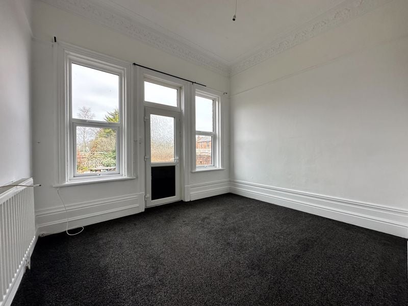 Flat Scarisbrick New Road in Southport