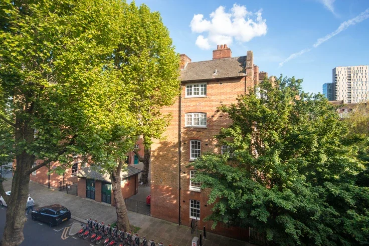Flat Swanfield Street in Greater London