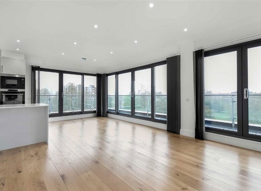 Flat Stannary Street in Greater London