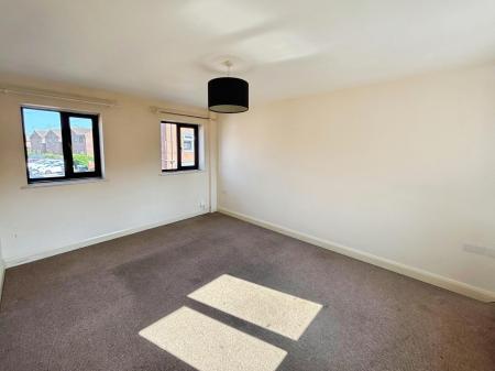 Flat Lady Byrons Court in Hinckley and Bosworth