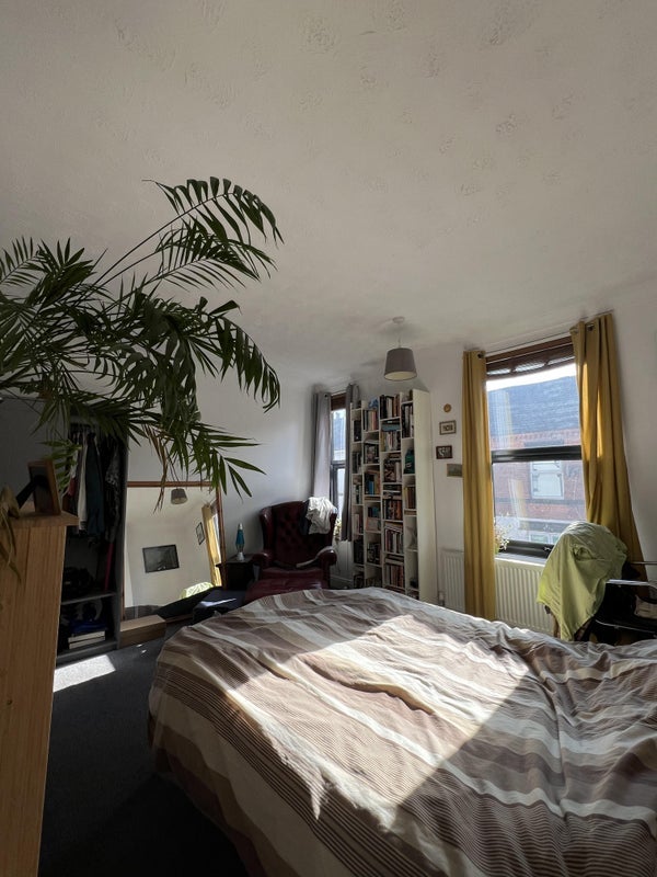 Room Ladysmith Street in Nottingham