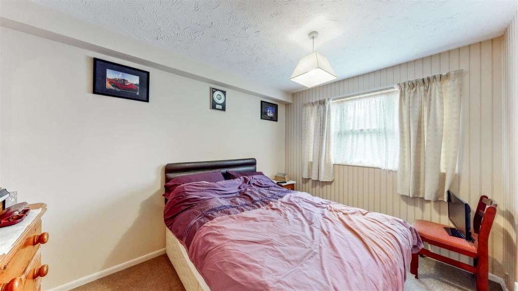 Flat Sudbury Avenue in Greater London