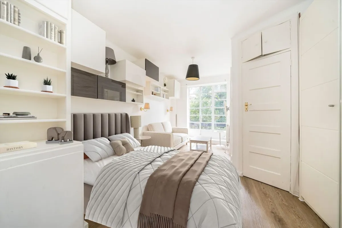 Flat Shepherds Bush Road in Greater London