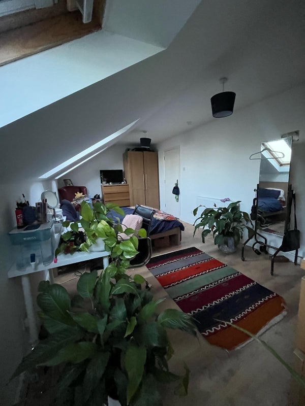 Room Lewisham Way in Greater London