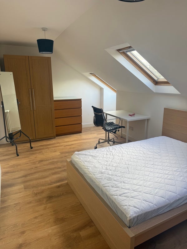 Room Lewisham Way in Greater London