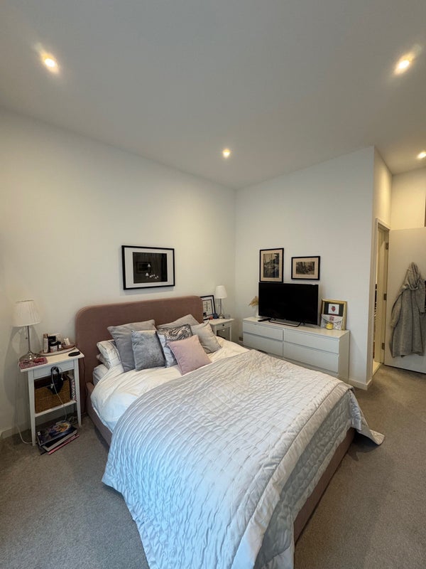 Room Grafton Square in Greater London