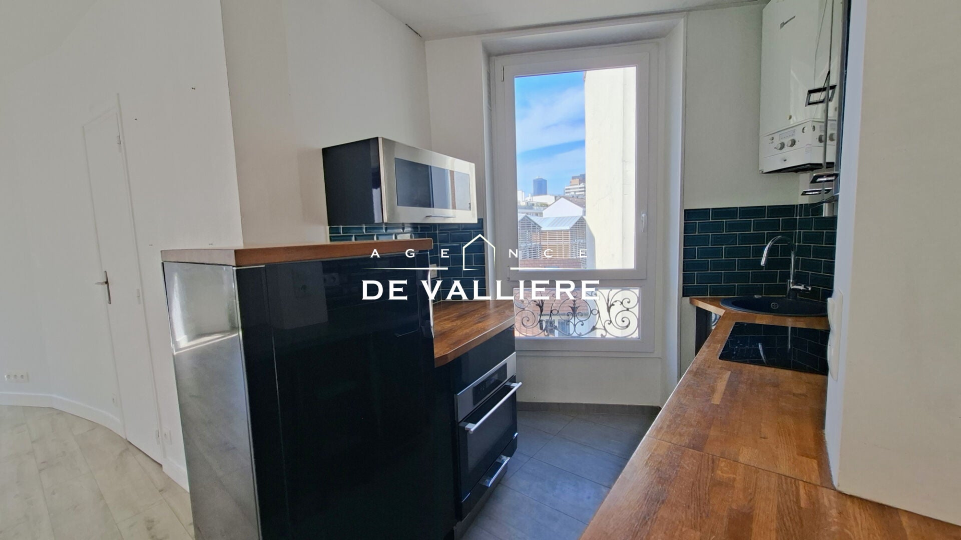 Flat Rue Honoré d'Estienne d'Orves in Suresnes