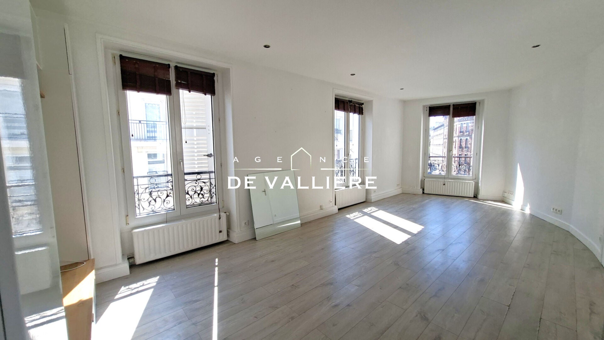 Flat Rue Honoré d'Estienne d'Orves in Suresnes