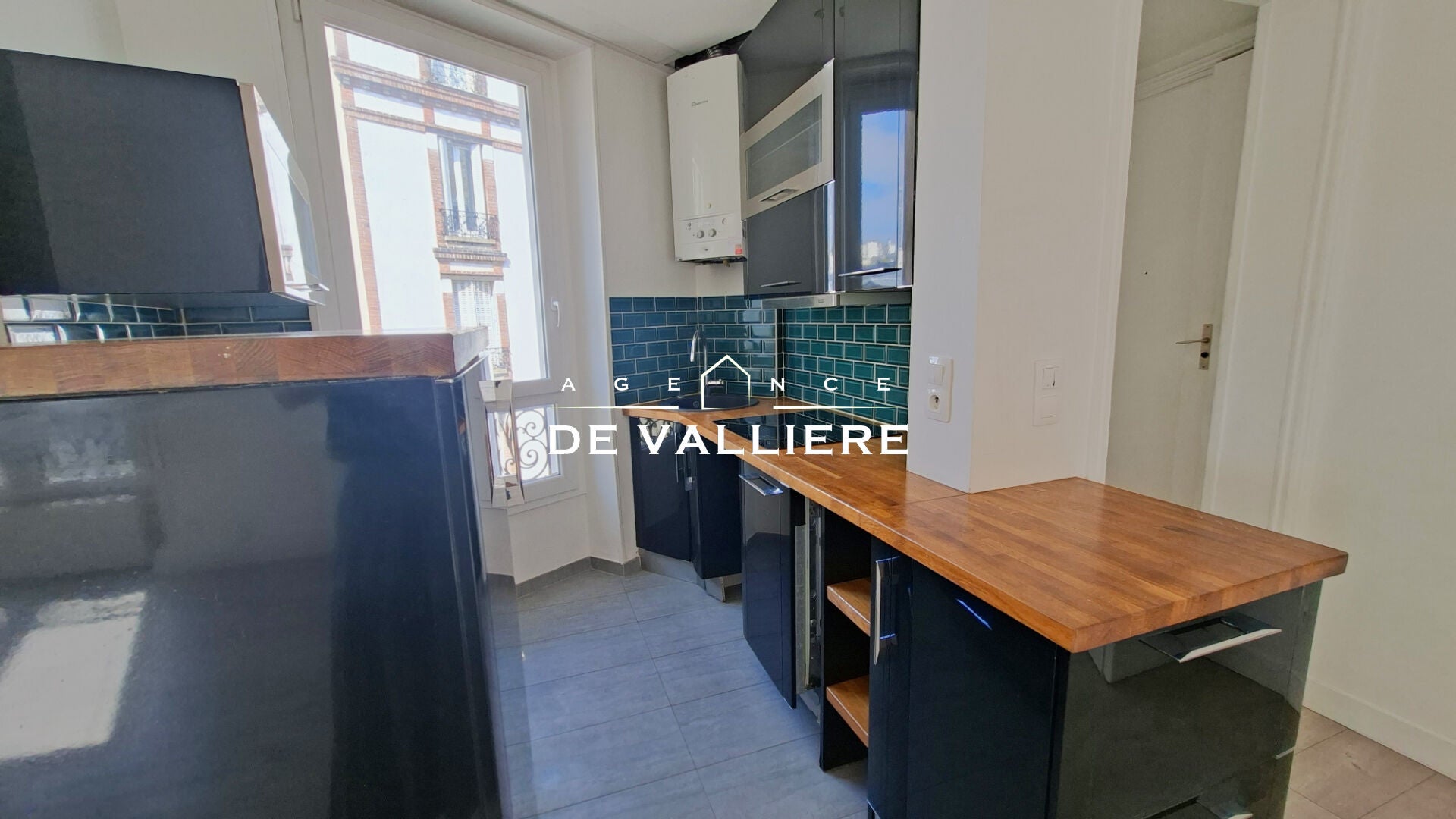 Flat Rue Honoré d'Estienne d'Orves in Suresnes