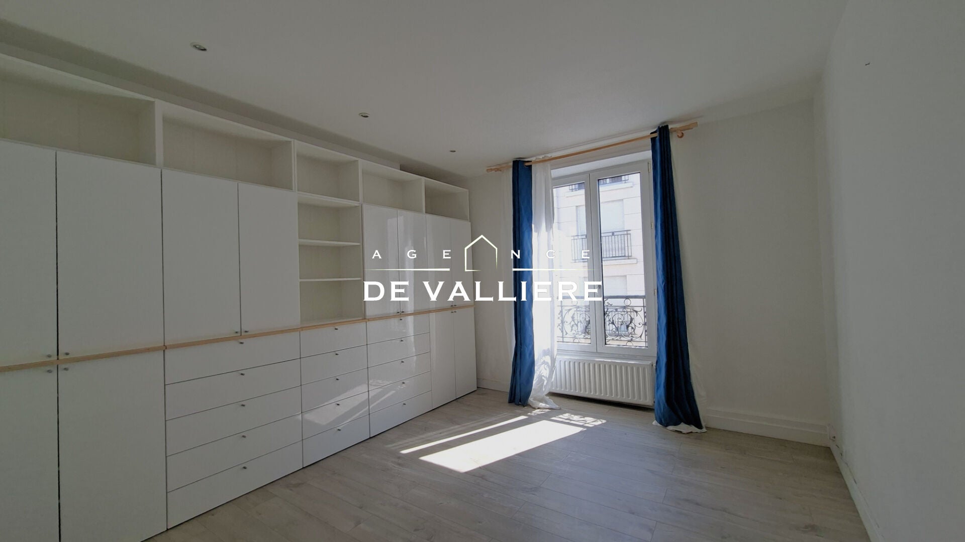 Flat Rue Honoré d'Estienne d'Orves in Suresnes
