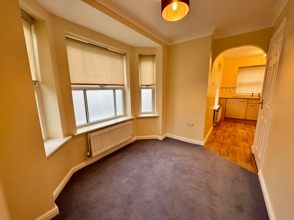 Flat Westholme Close in Congleton