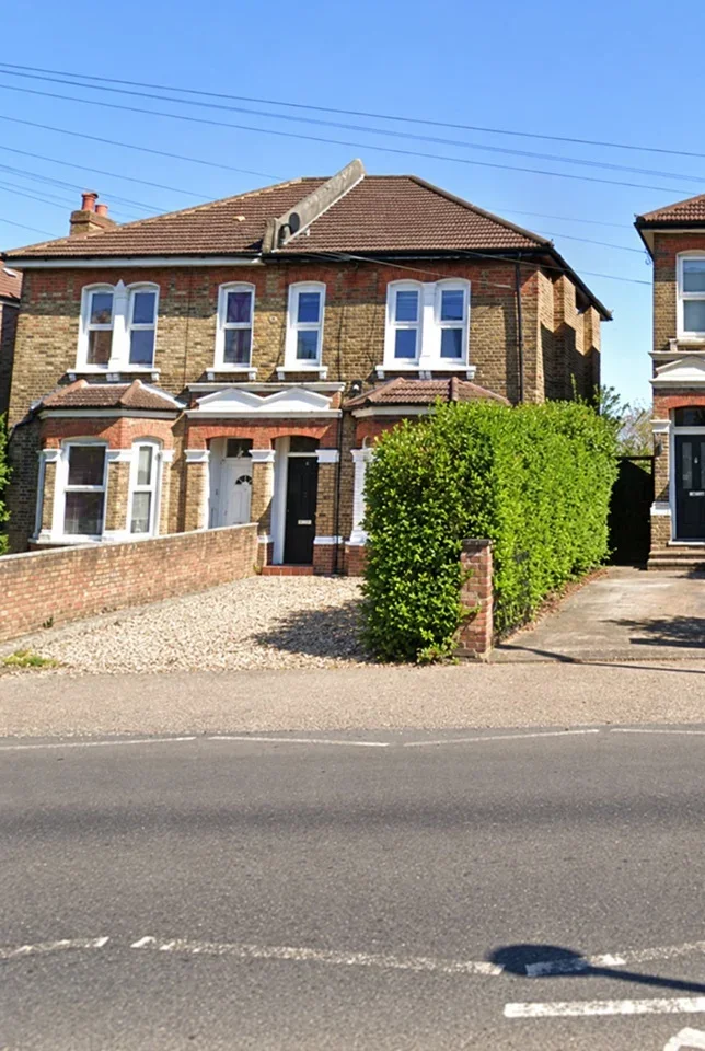 Flat Perry Hill in Greater London
