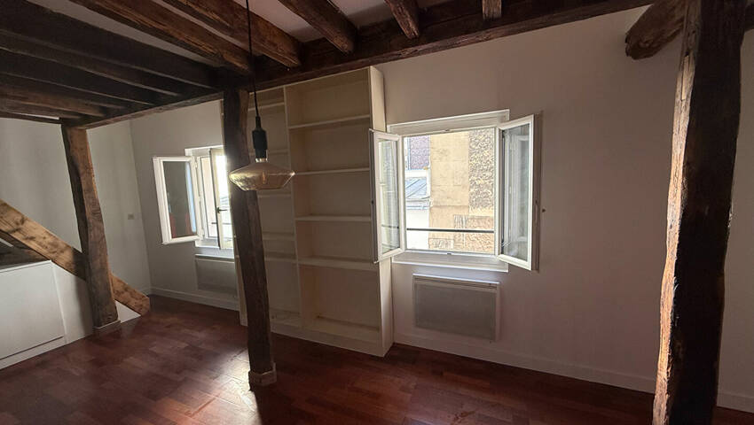 Appartement Voie d'accès vélostation Gare du Nord à Paris
