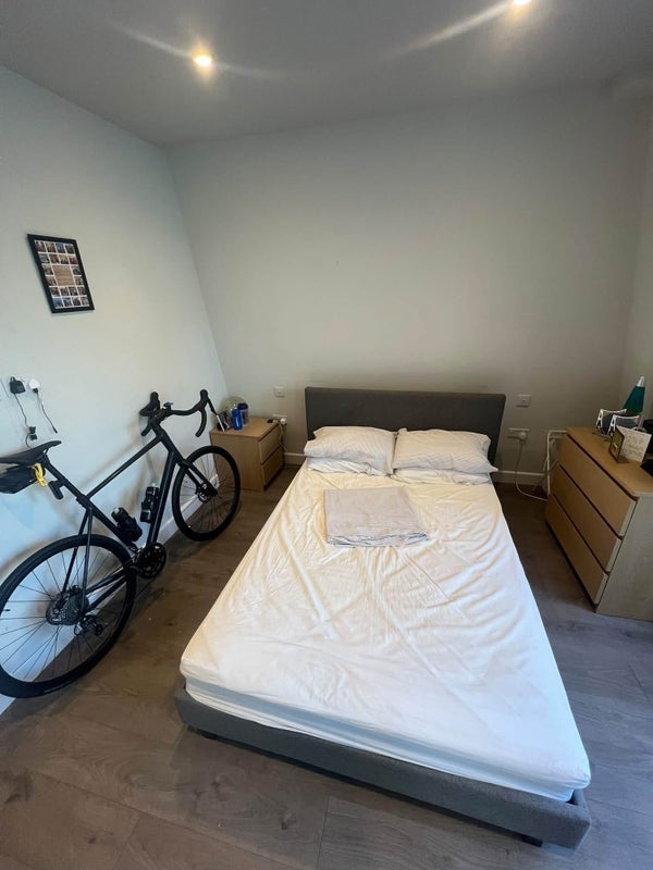 Room Bickley Street in Greater London