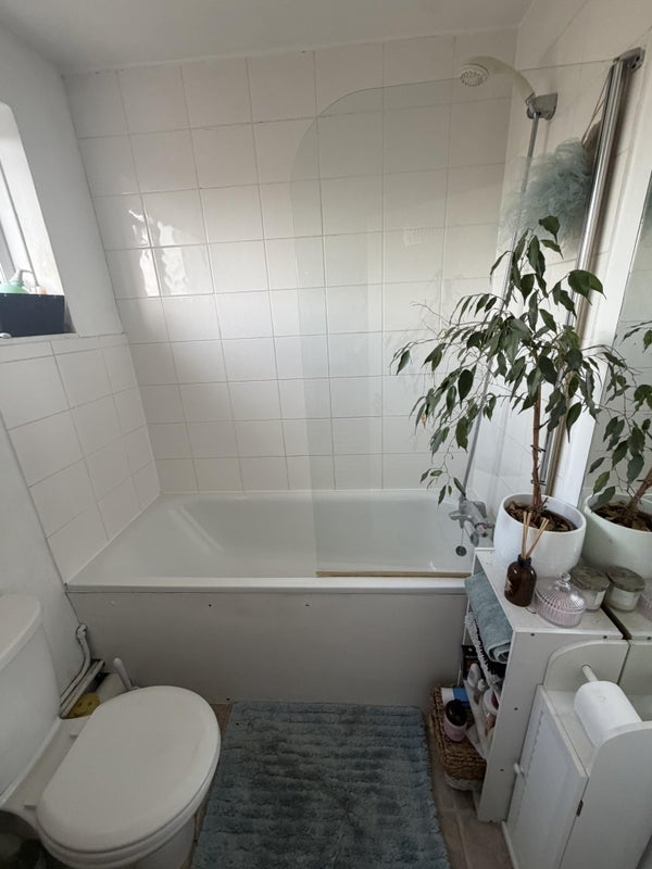 Room Ryde Vale in Greater London