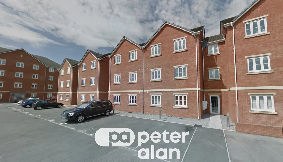 Flat Mostyn Square in Cardiff