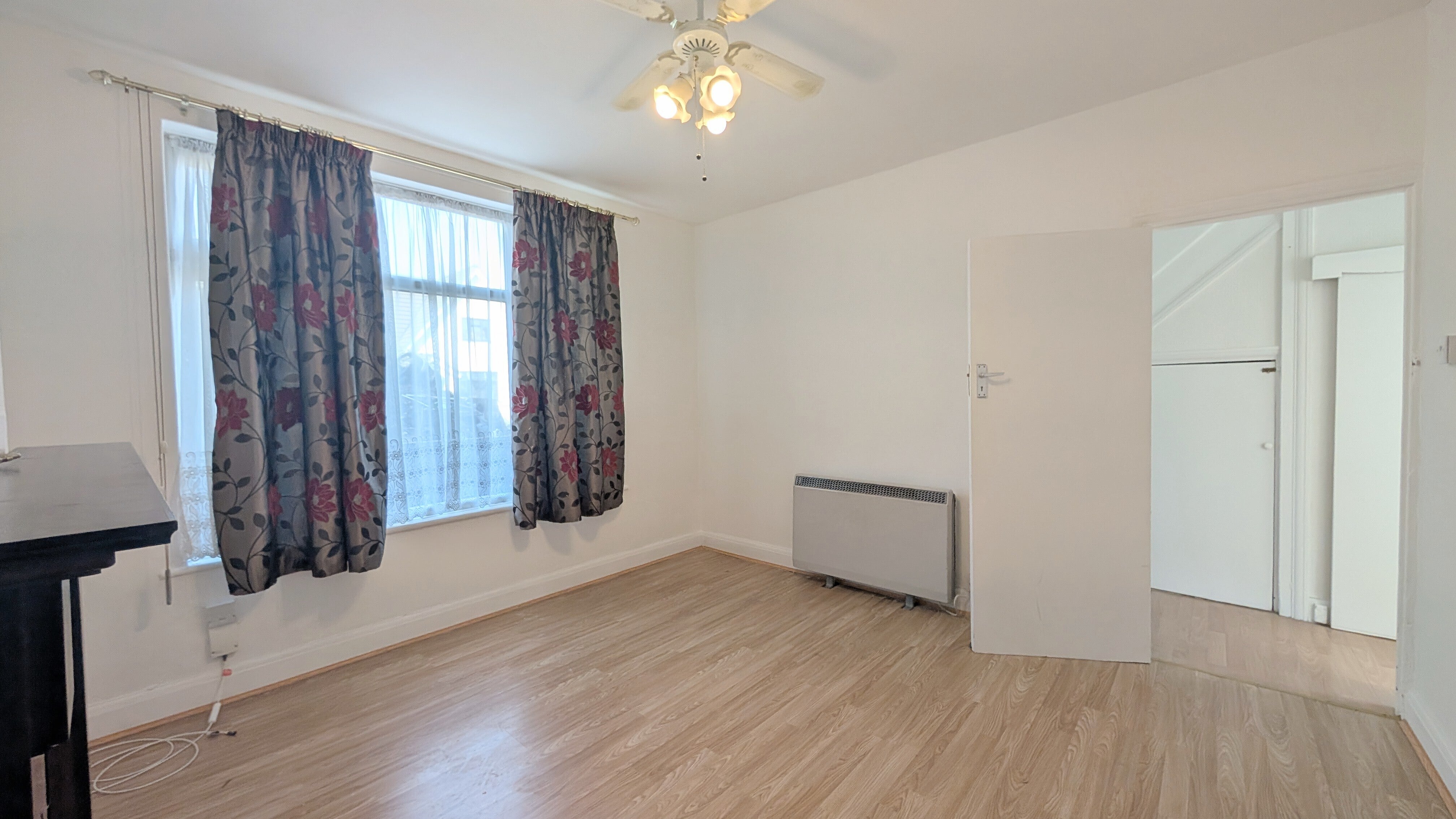 Flat Thornton Avenue in Greater London