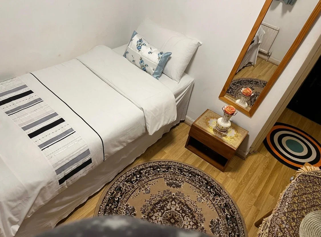 Room Flood Street in Greater London