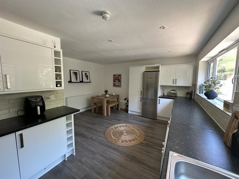 Room Madeira Avenue in Greater London