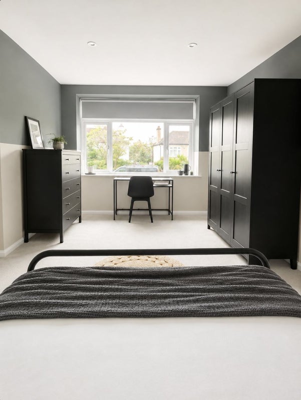 Room Madeira Avenue in Greater London