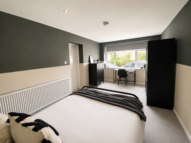 Room Madeira Avenue in Greater London