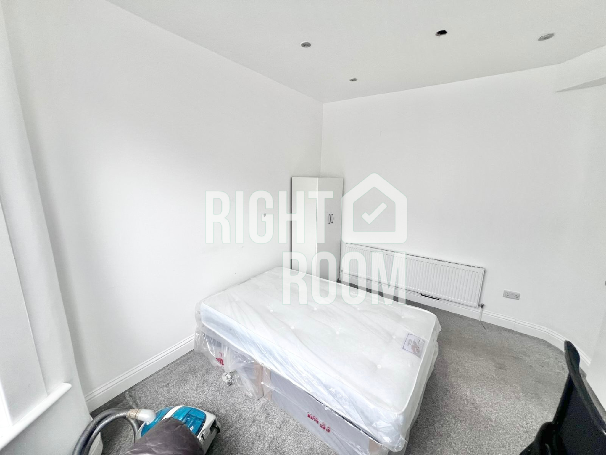 Room Grosvenor Road in Greater London
