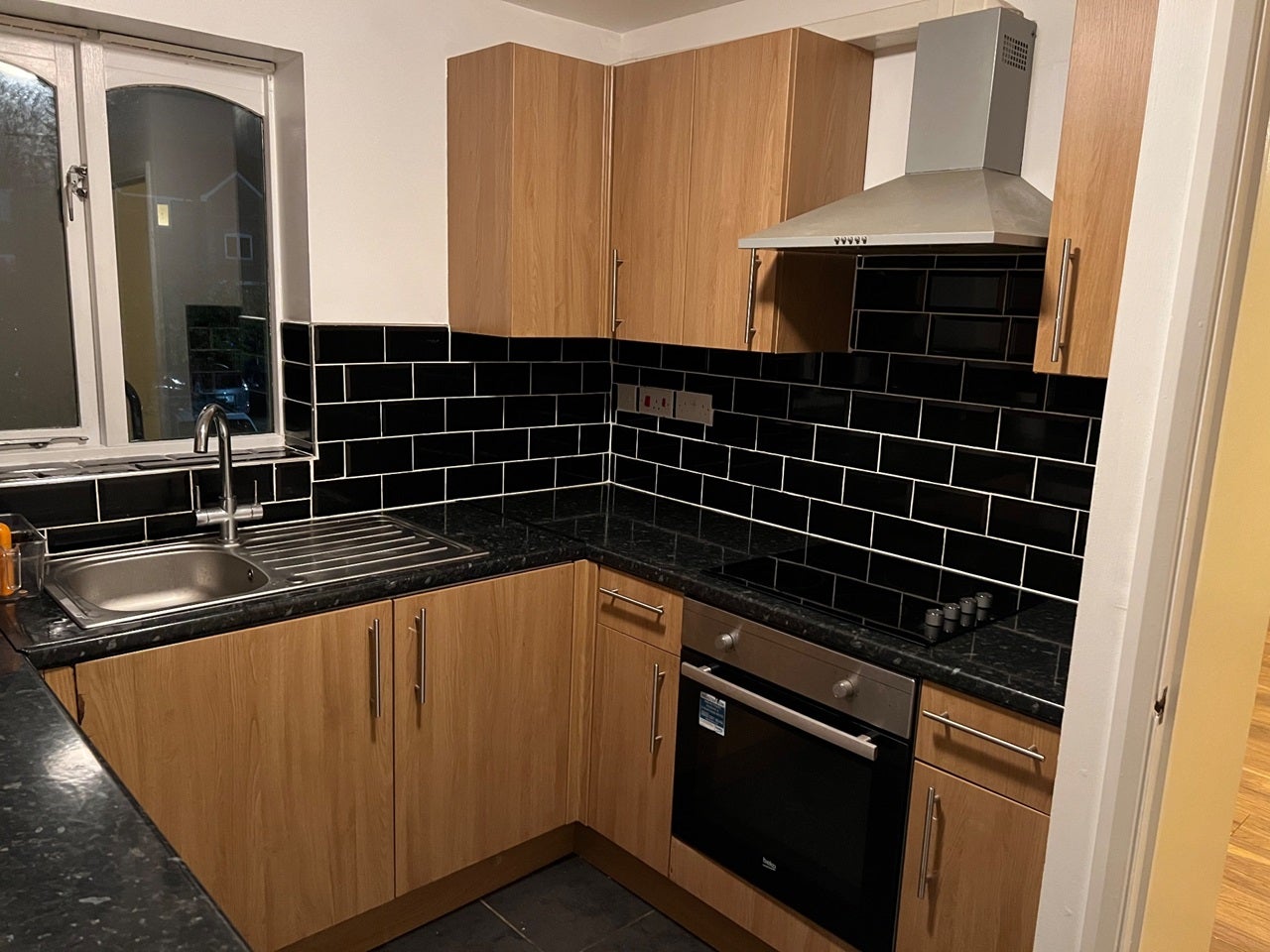 Flat Clemence Road in Greater London