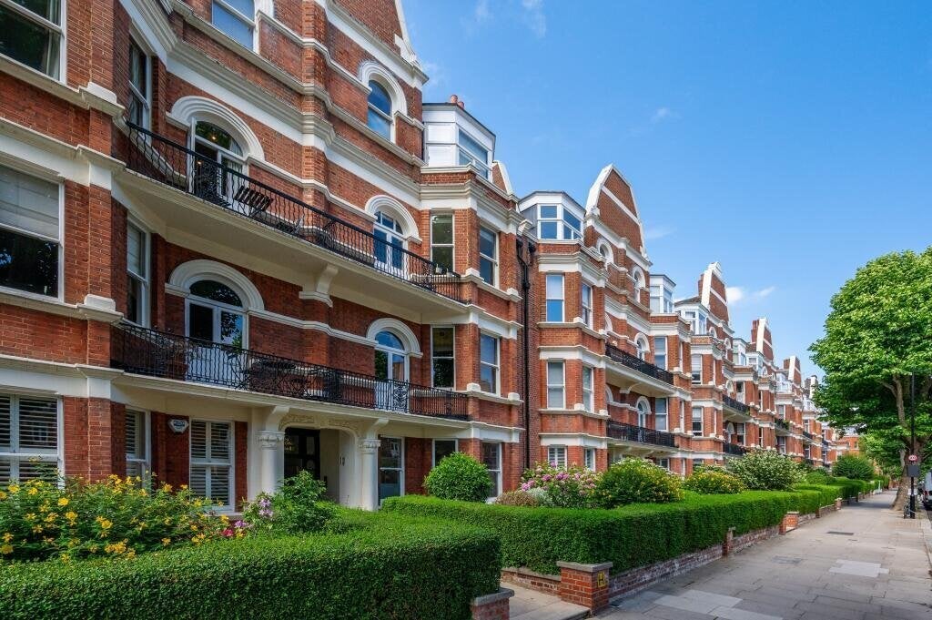Flat Elgin Avenue in City of Westminster
