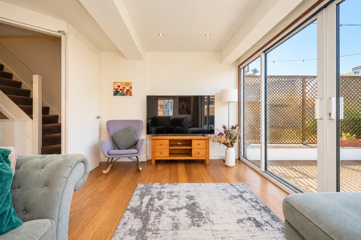 Flat Ashby Street in Greater London