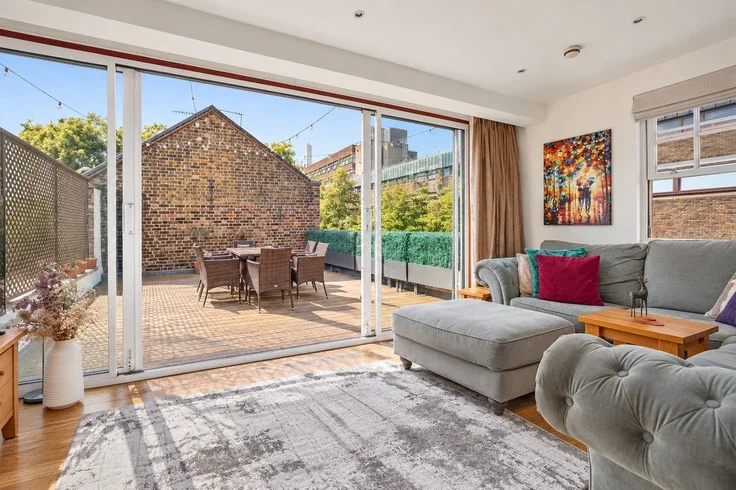 Flat Ashby Street in Greater London