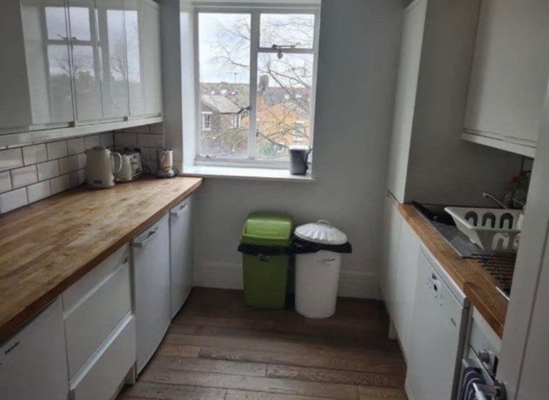 Room Balham Hill in Greater London