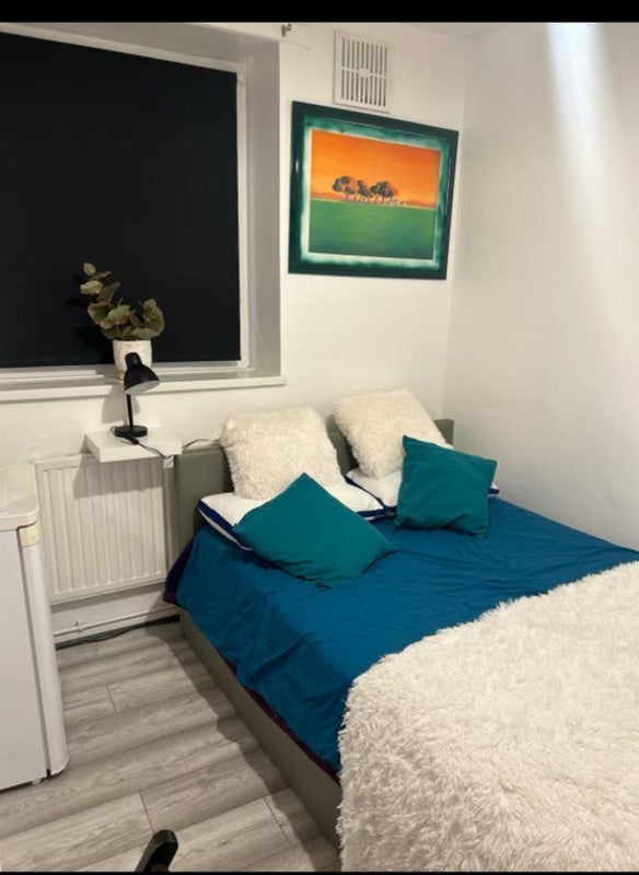 Room Stockwell Road in Greater London